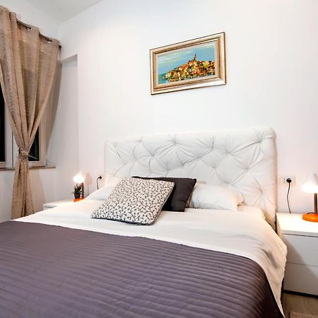 Garzoto Rooms And Studios Ровінь Екстер'єр фото