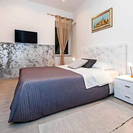 Garzoto Rooms And Studios Ровінь Екстер'єр фото