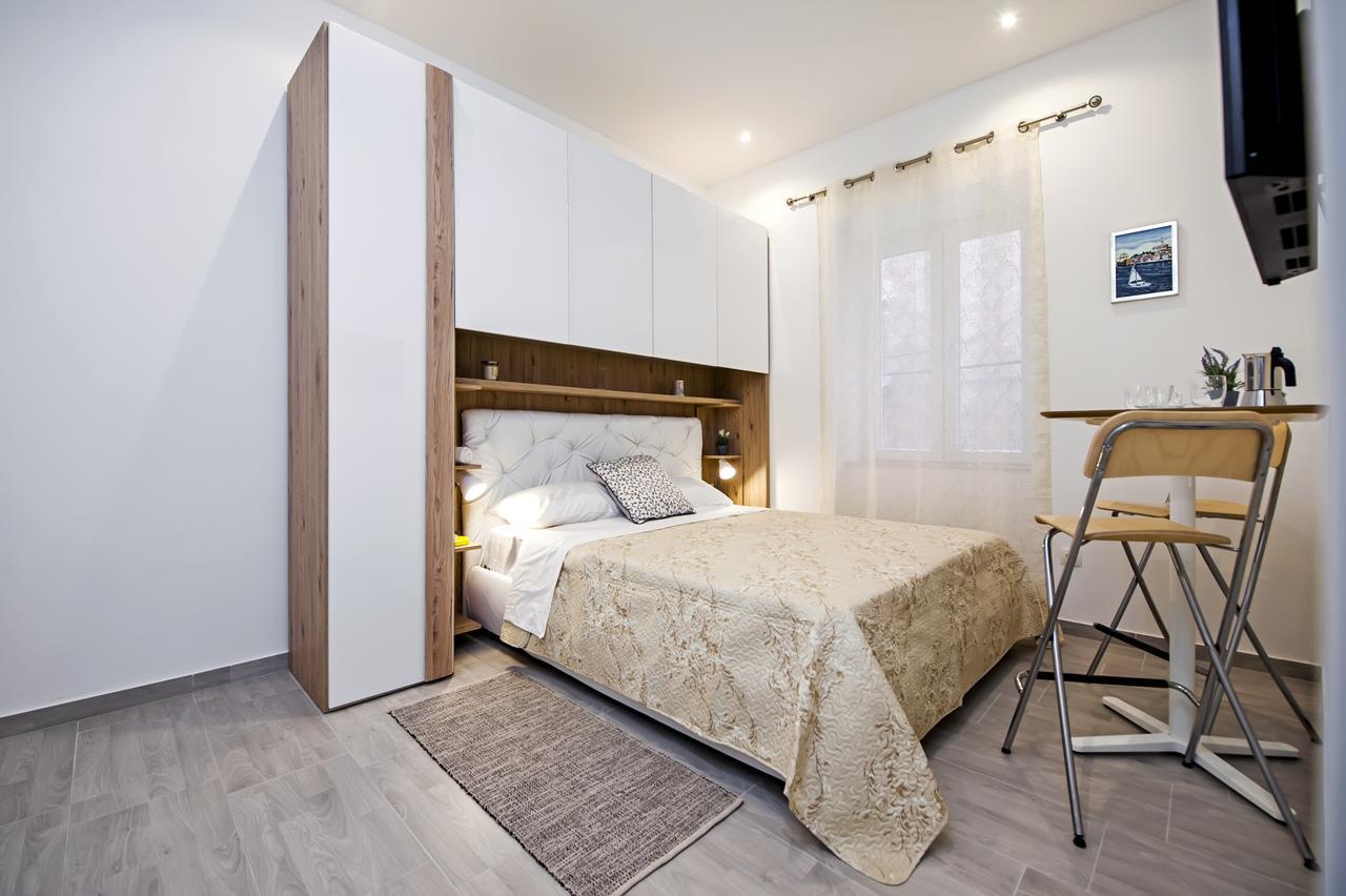 Garzoto Rooms And Studios Ровінь Екстер'єр фото