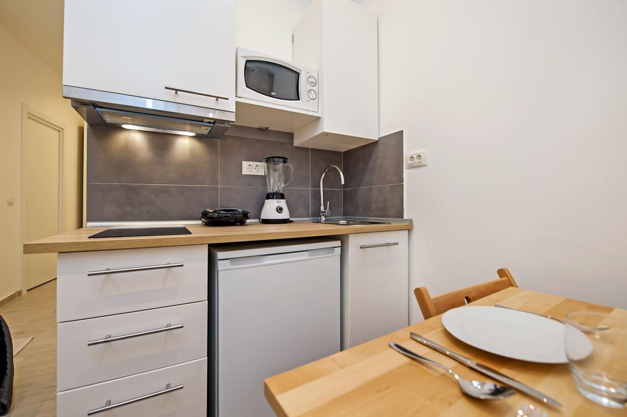 Garzoto Rooms And Studios Ровінь Екстер'єр фото