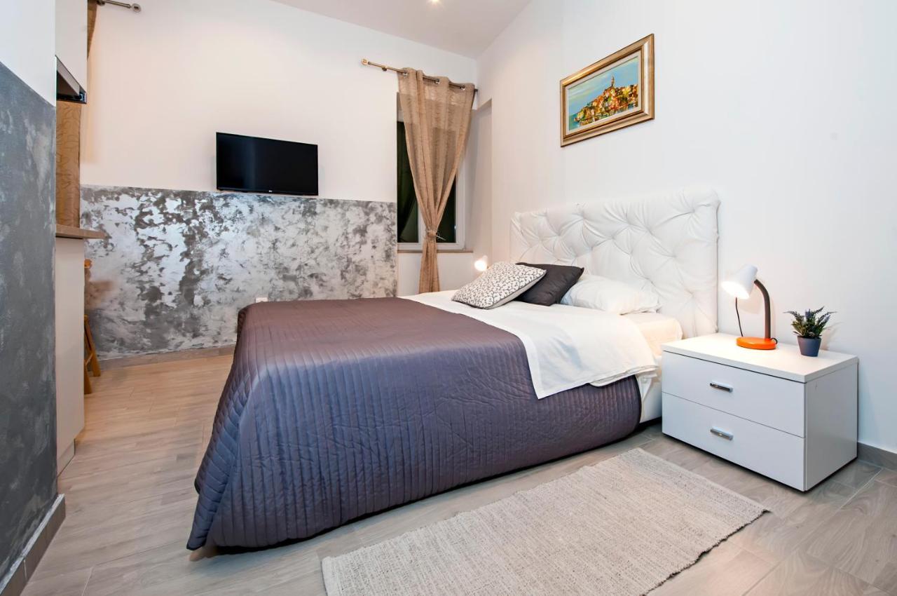 Garzoto Rooms And Studios Ровінь Екстер'єр фото